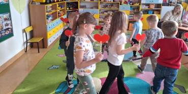 Przedszkolaki podczas zabawy