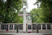 W hołdzie ofiarom i bohaterom
