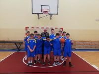 Drużyna chłopców w koszykówce