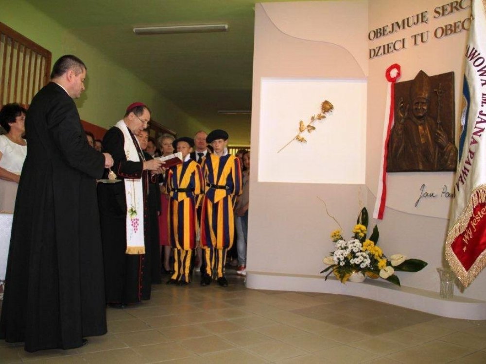 Uroczystość nadania imienia Jana Pawła II